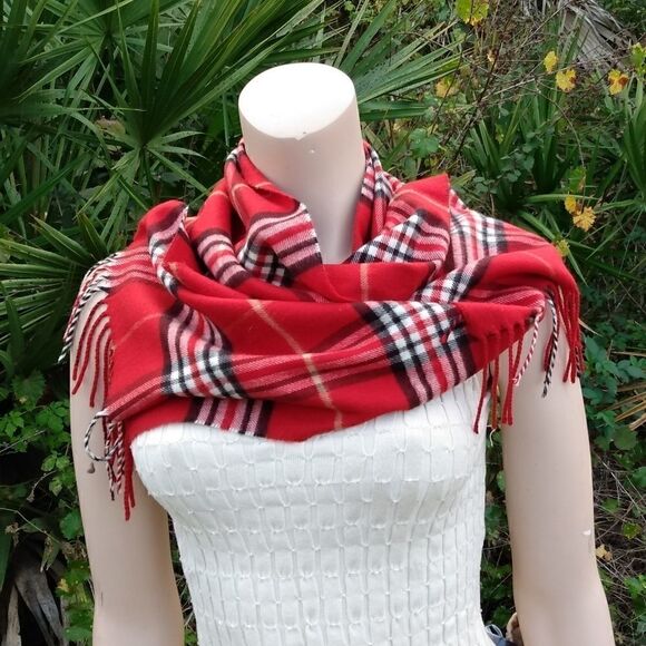 NWOT CROFT & BARROW Red, Black & White Plaid 100% Acrylic Scarf Wrap - Picture 1 of 10